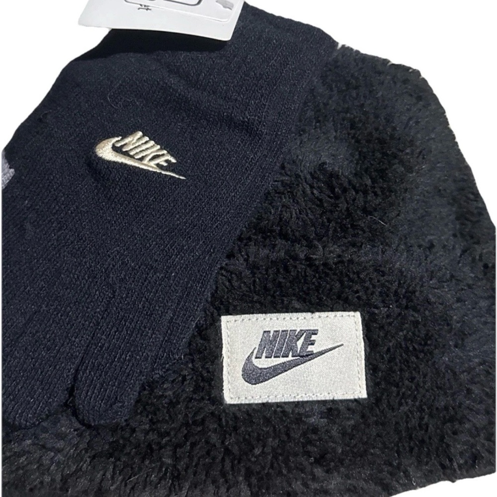 Kids Nike Black hat and gloves 2pc set NWT